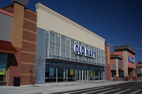 old navy closing.